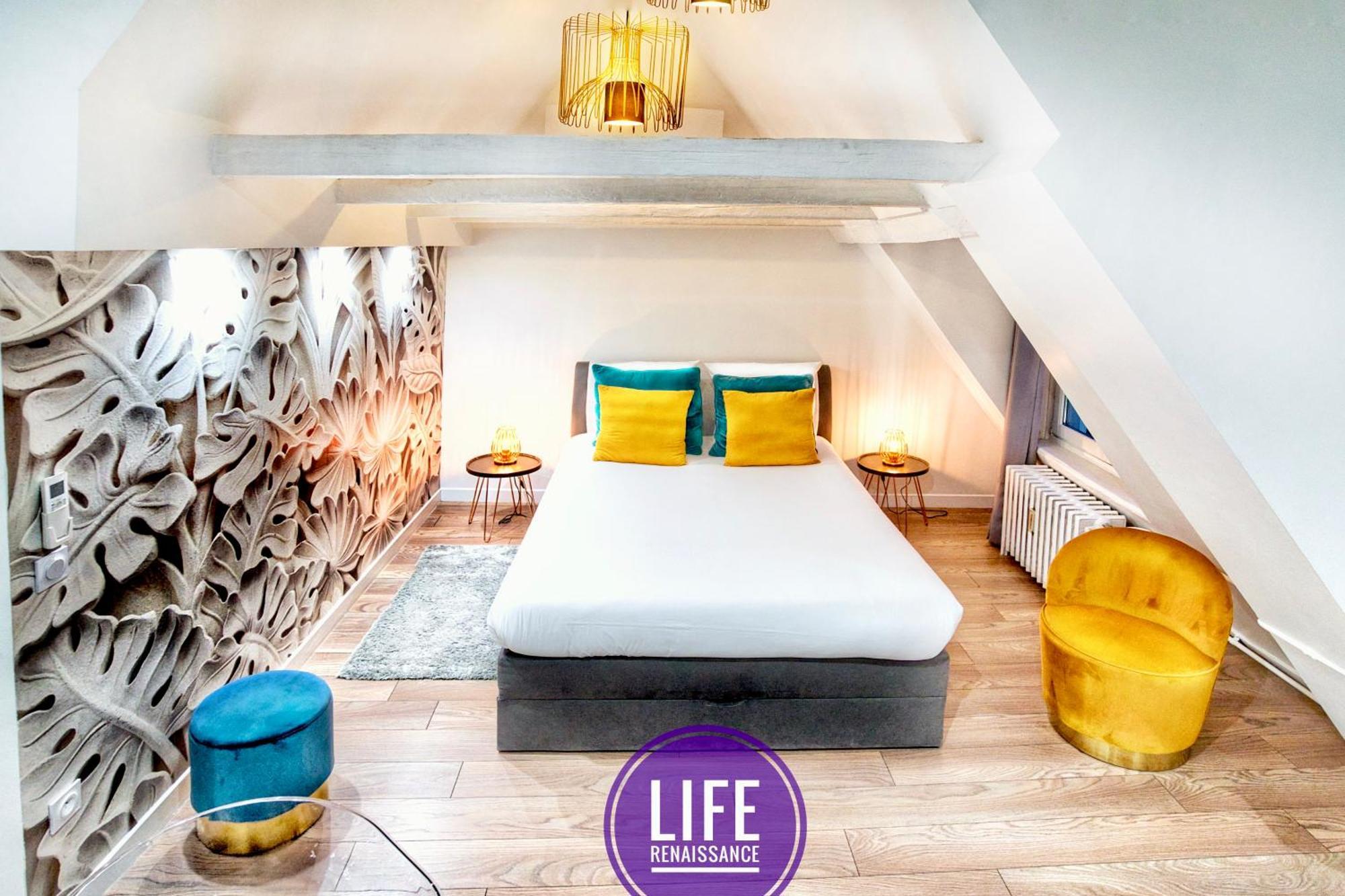 Life Renaissance - New Concept - Place Kléber * Strasbourg